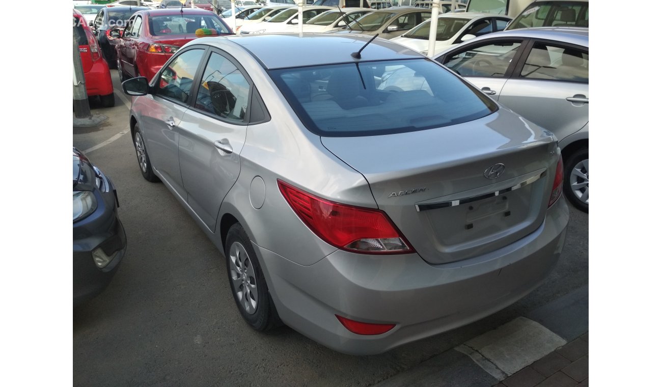 Hyundai Accent 2015 SILVER GCC NO PAIN NO ACCIDENT PERFECT