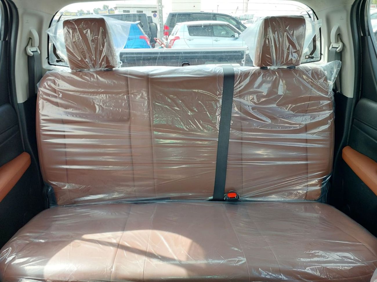 Toyota Hilux (RAMADAN OFFER) TOYOTA HILUX PICKUP RHD 2022 MODEL 2.4 L DIESEL AUTOMATIC(PM70393)