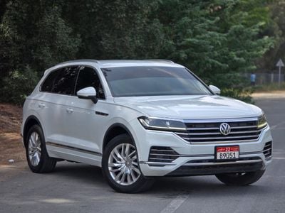 Volkswagen Touareg Comfortline 3.0L VOLKSWAGEN TOUAREG COMFOTLINE 2018 GCC // PERFECT CONDITION // ACCIDENT FREE