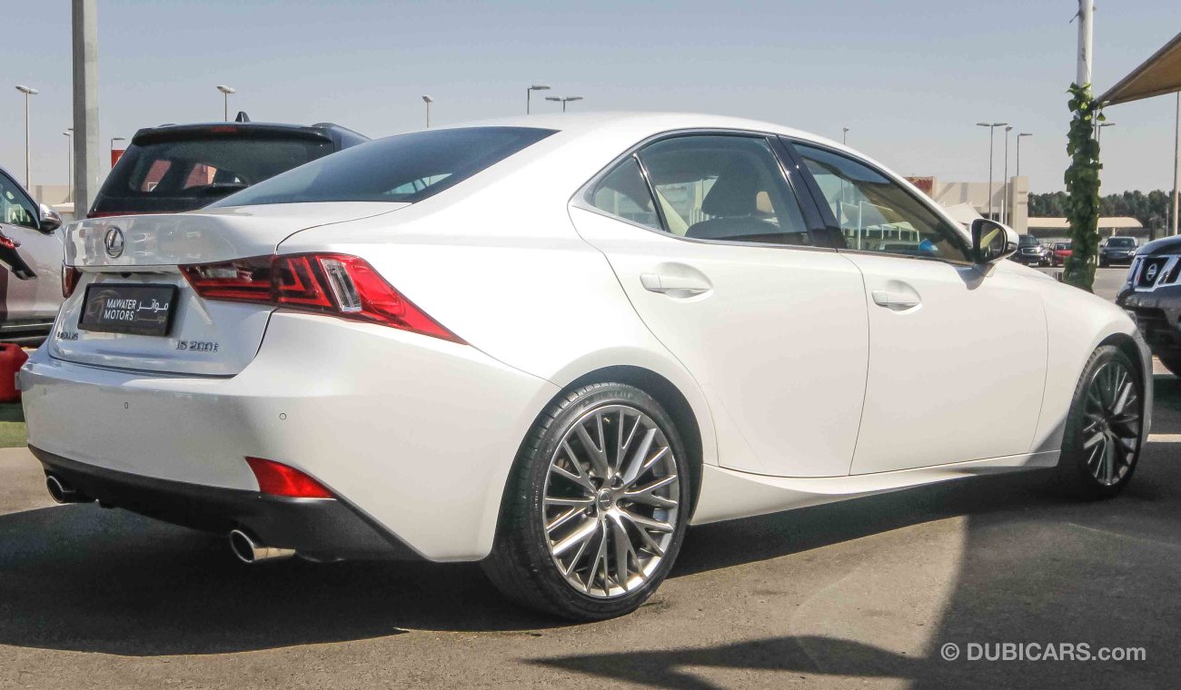 Lexus IS 200 T AGENCY WARRANTY FULL SERVICE HISTORY GCC SPECIFICATION