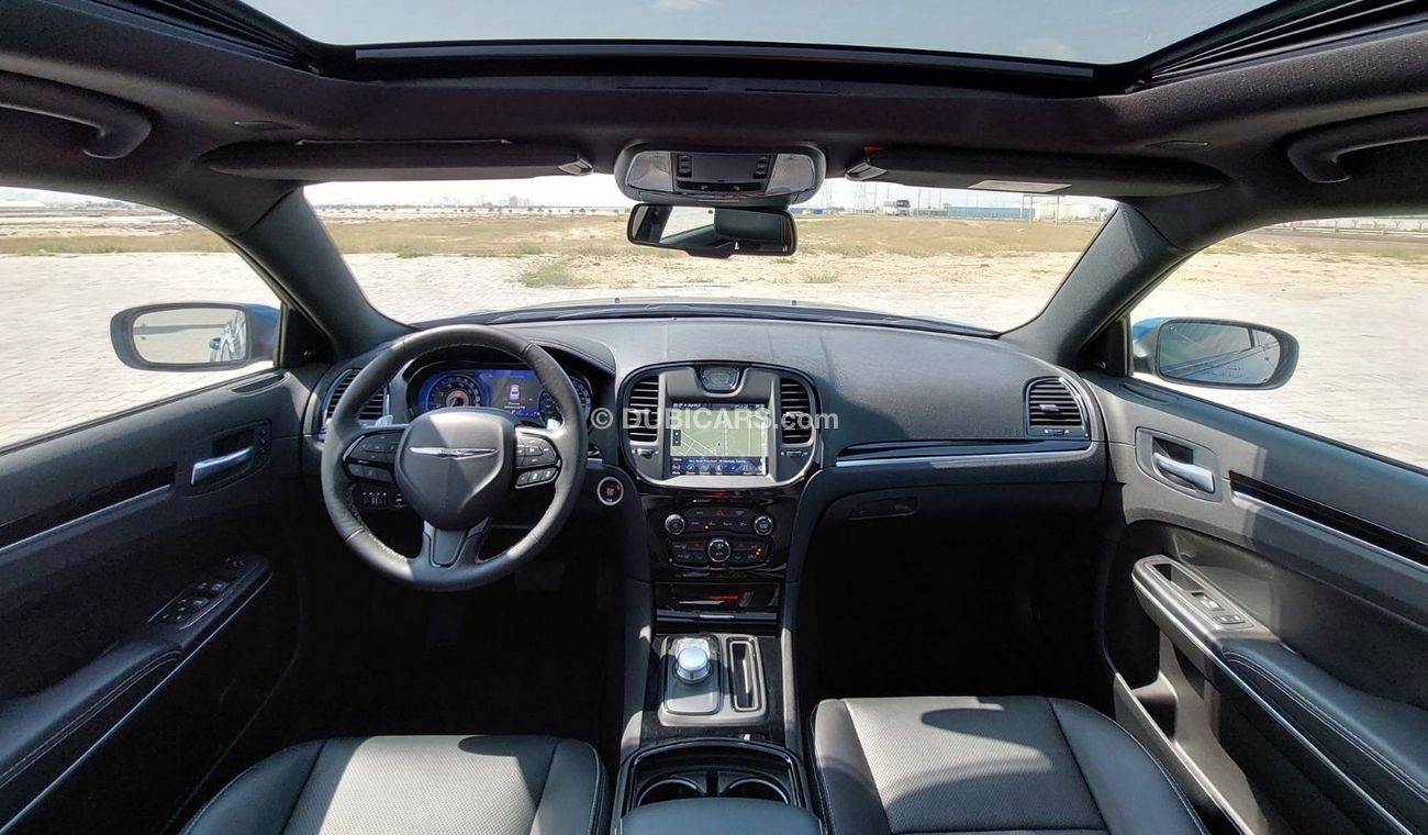 Chrysler 300s Brand New 3.6L V6 2022 GCC Agency Warranty