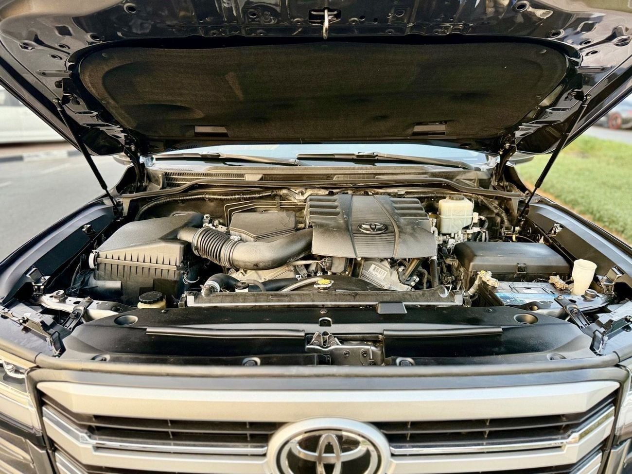 Toyota Land Cruiser GXR+ 4.0L Toyota landcuriser GXR V6 + 4.0L 2017 Years full option