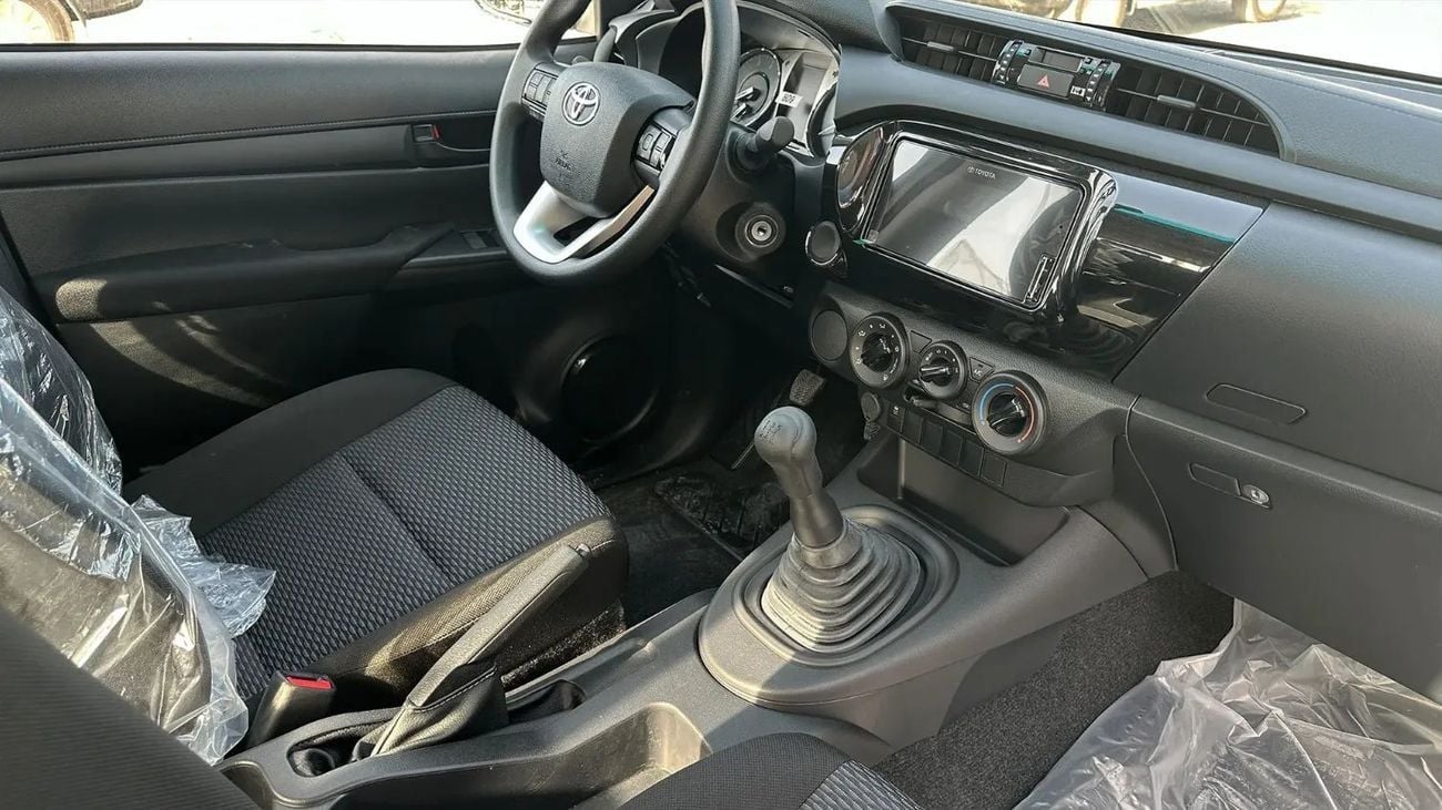 تويوتا هيلوكس Toyota/HILUX DIESEL DOUBLE CABIN 2WHEEL DRIVE /2.4L GLX MT