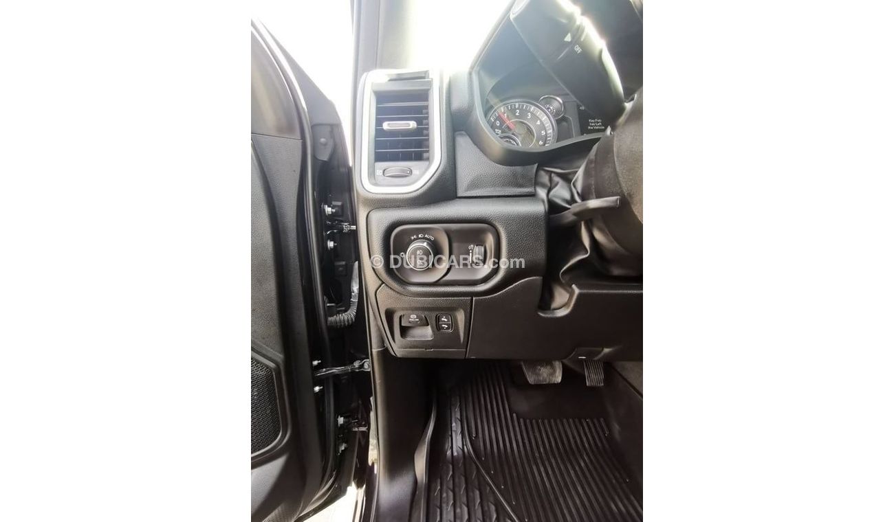 RAM 1500 Dodge RAM Bighorn - 2022 - Black