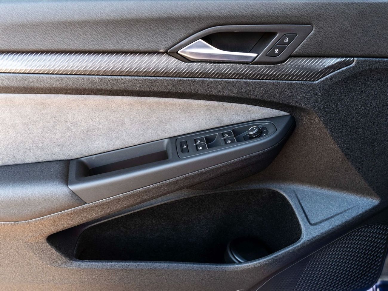 Volkswagen Golf R Base 2.0T