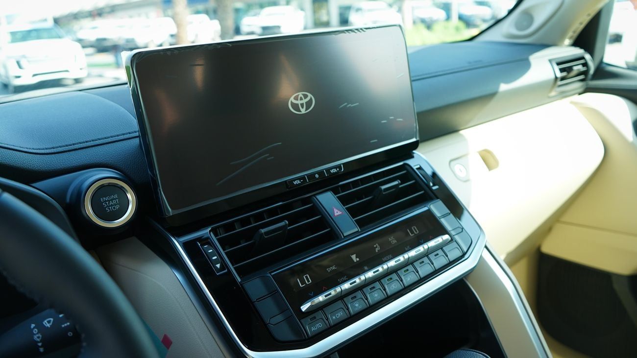 تويوتا لاند كروزر 2025 LC 300 GXR 3.5L TWIN TURBO JBL- BIG SCREEN GCC