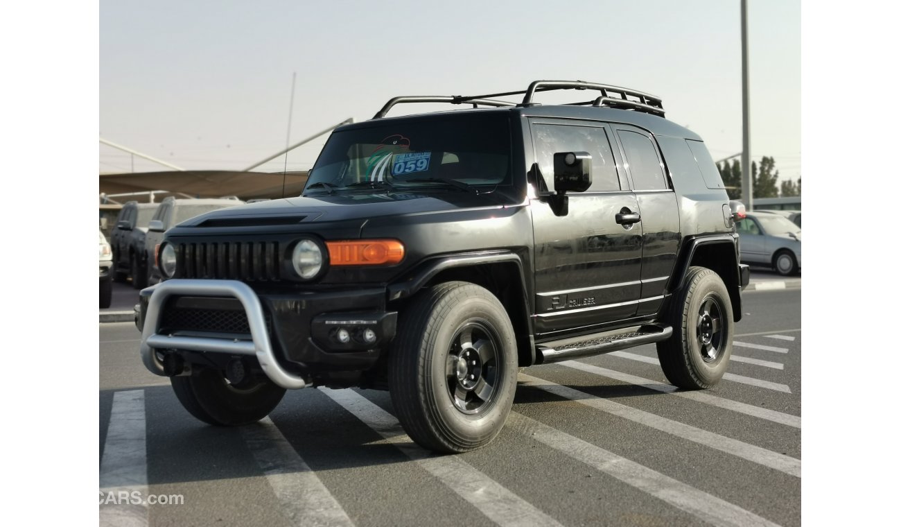 Toyota FJ Cruiser 4.0L Petrol, 17”Alloy Rims, Key Start, Xenon Headlights, LOT-568.