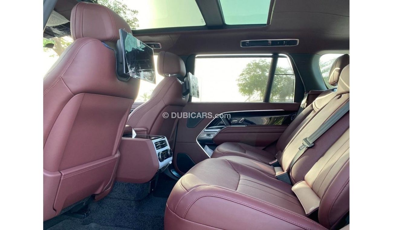 Land Rover Range Rover BRAND NEW GCC SPEC UNDER WARRANTY AND SERVICE