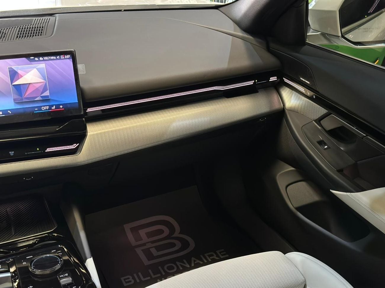 BMW 520i Executive 1.6L BMW 520i M-Kit | 2024 | KOREAN SPACE