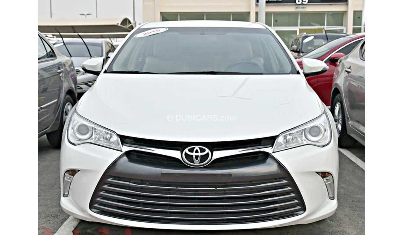Toyota Camry 2016 WHITE GCC NO ACCIDENT PERFECT