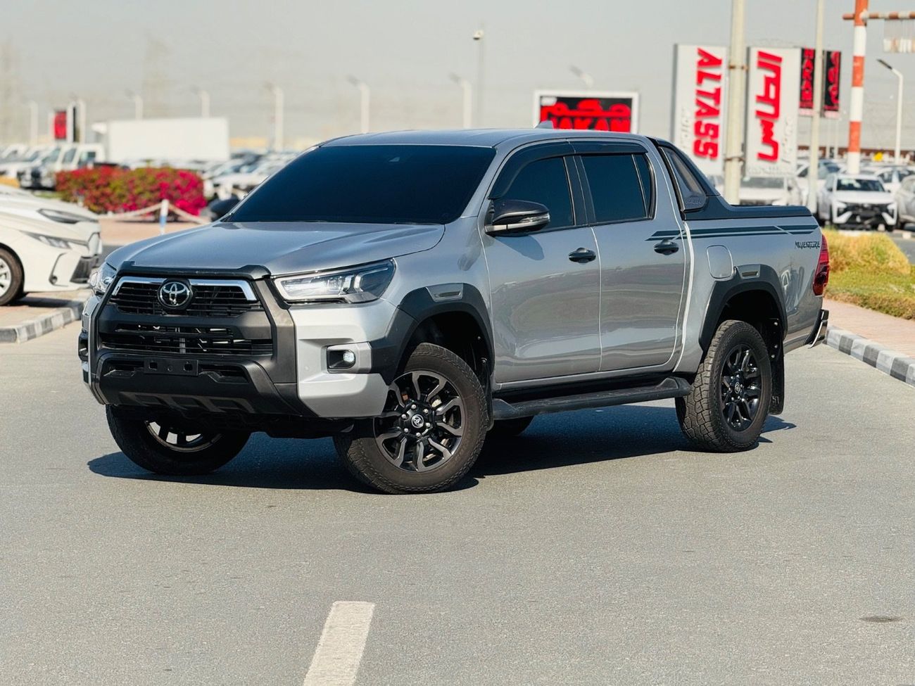 تويوتا هيلوكس TOYOTA HILUX ROGUED FULL OPTION TOP OF THE RANGE RHD