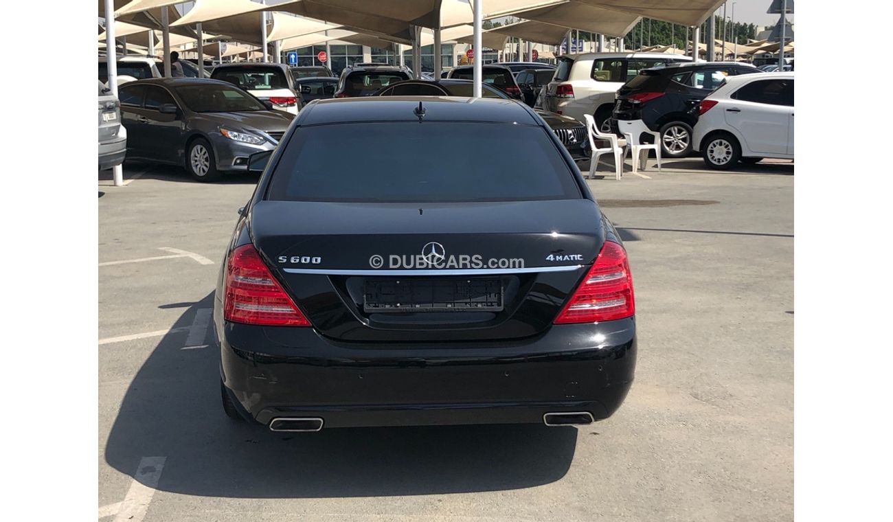 مرسيدس بنز S 550 موديل 2010 حاله ممتازه من الداخل والخارج فل مواصفات كراسي جلد ومثبت سرعه وتحكم كهربي كامل ونظام صوت