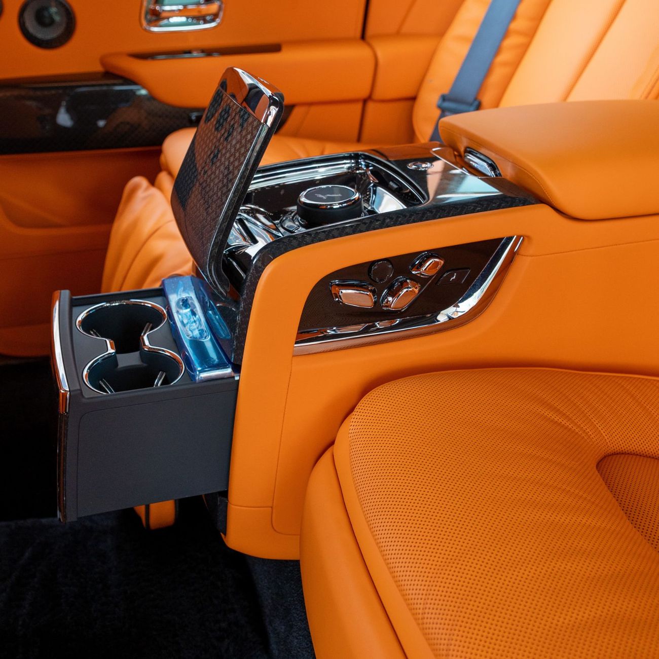 رولز رويس كولينان 2024 ROLLS ROYCE CULLINAN BLACK BADGE DONE ONLY 6000KM