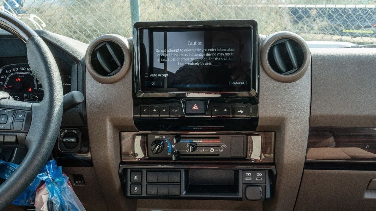Toyota Land Cruiser Pick Up 2026 Toyota LC79 2.8L MT Diesel (white-Brown)