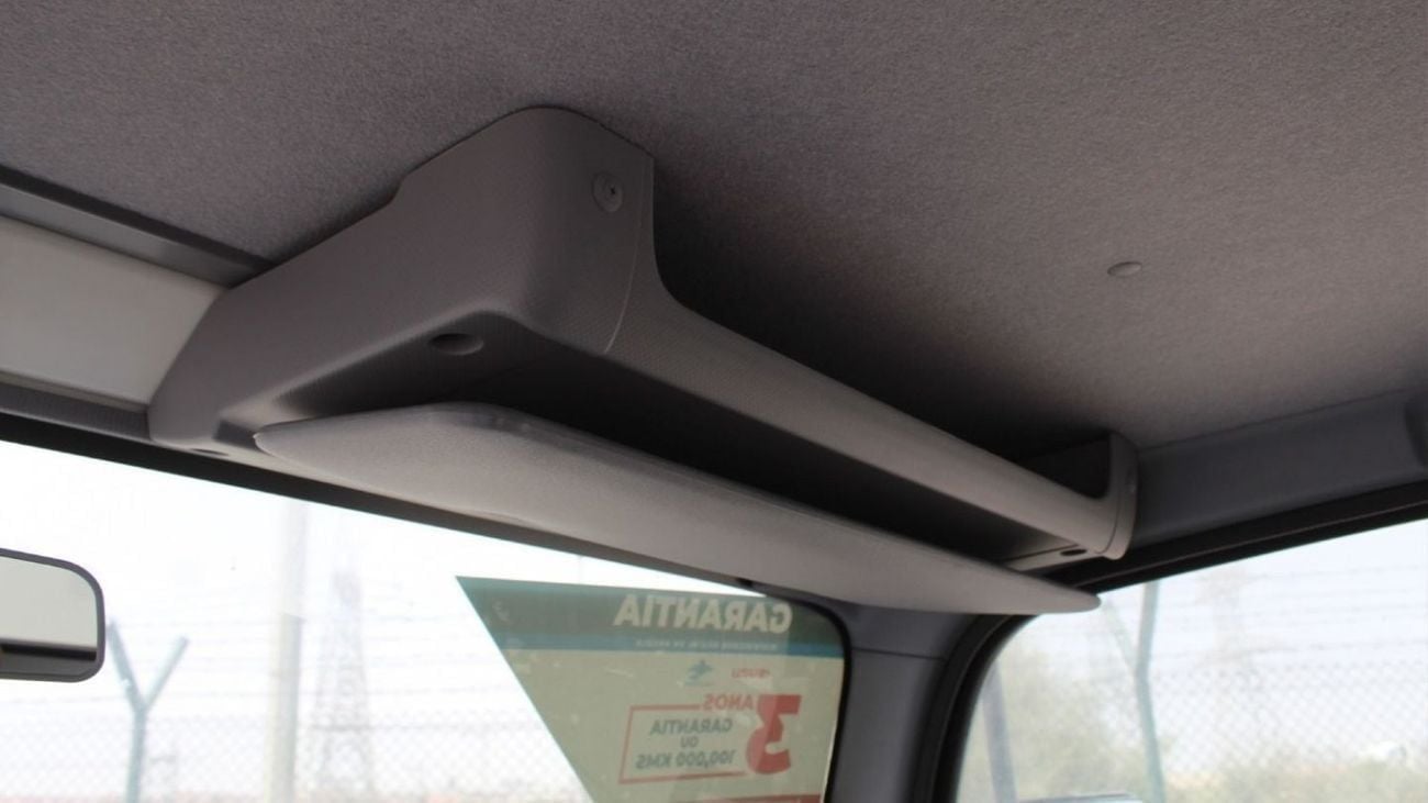 Isuzu NPR ISUZU NPR 4570 CC (4.6L) 71 INSULATED BOX VAN MT