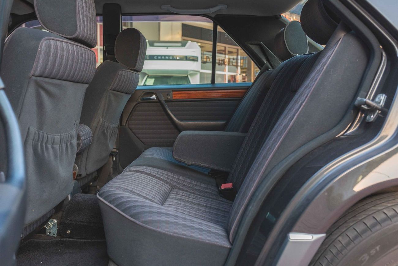 Mercedes-Benz E300 Mercedes-Benz E300