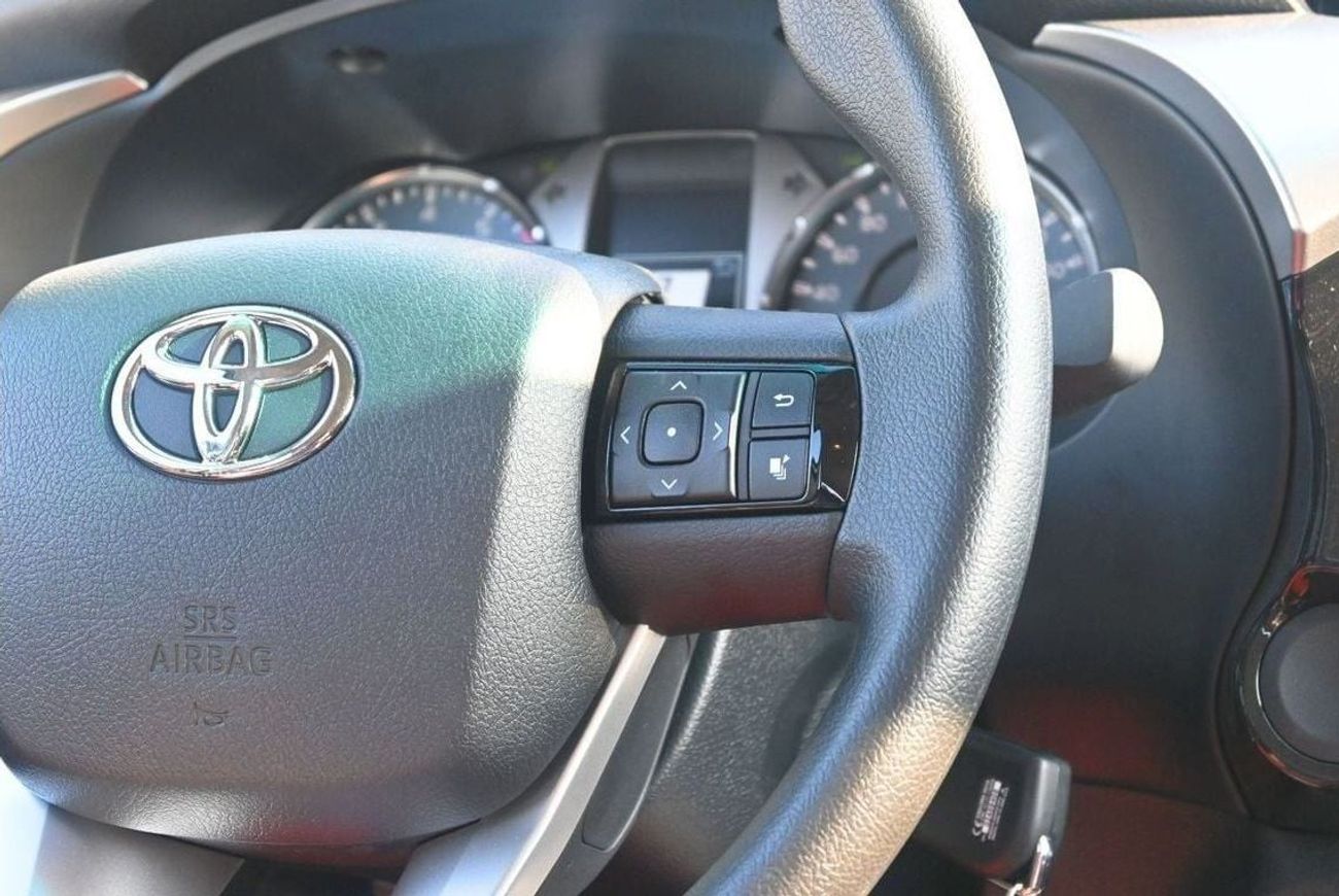 تويوتا هيلوكس Toyota Hilux 2.7L Petrol Manual 4WD 2025