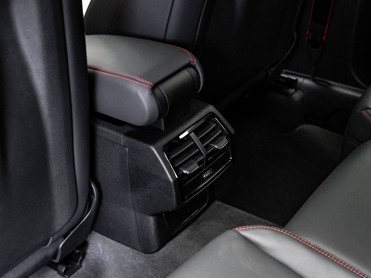 Audi RS Q3 Sportback TFSI quattro 2.5L 2024 Audi RSQ3, 2028 Audi Warranty + Service Contract, Low KMs, GCC