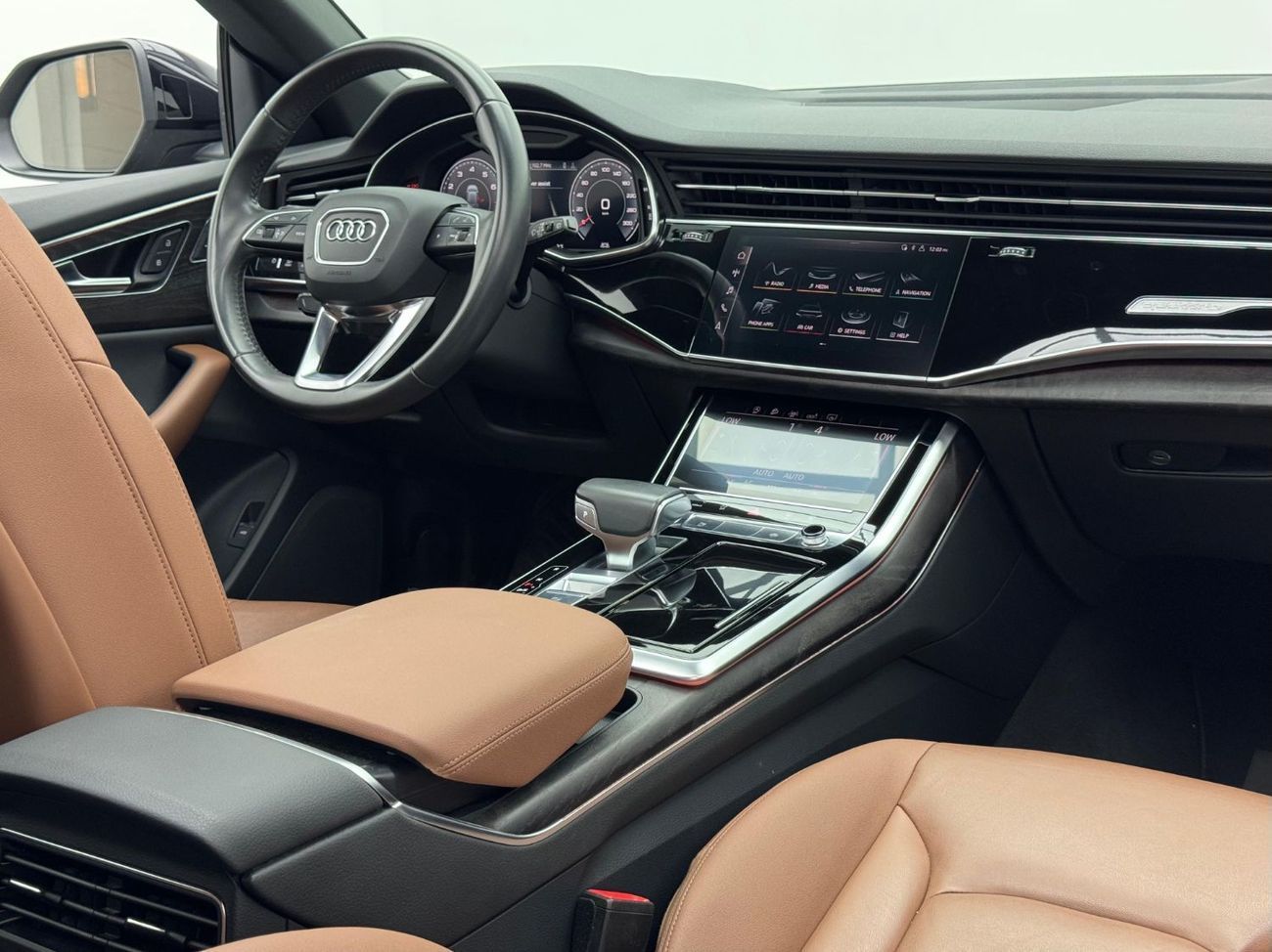 Audi Q8 55 TFSI quattro S-Line 3.0L (340 HP) 2019 Audi Q8 55 TFSI quattro S Line, 2027 Warranty + Service Co