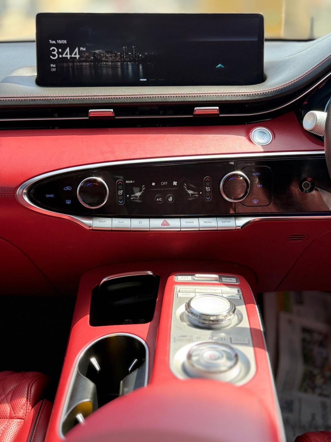 Genesis GV70 PREMIUM