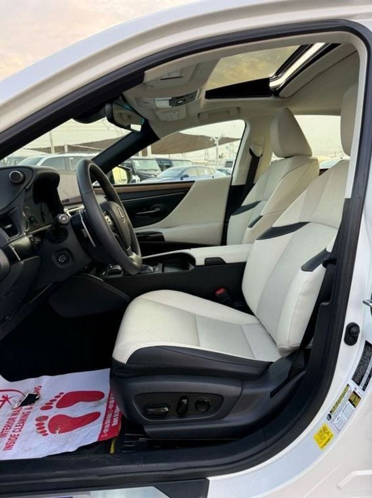 لكزس ES350h 2024 LEXUS ES350H/ HYBRID / 1200 KM ONLY