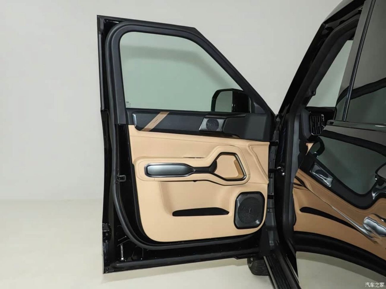 بي واي دي ليوبارد 8 2025 Leopard 8 (7 Seats)