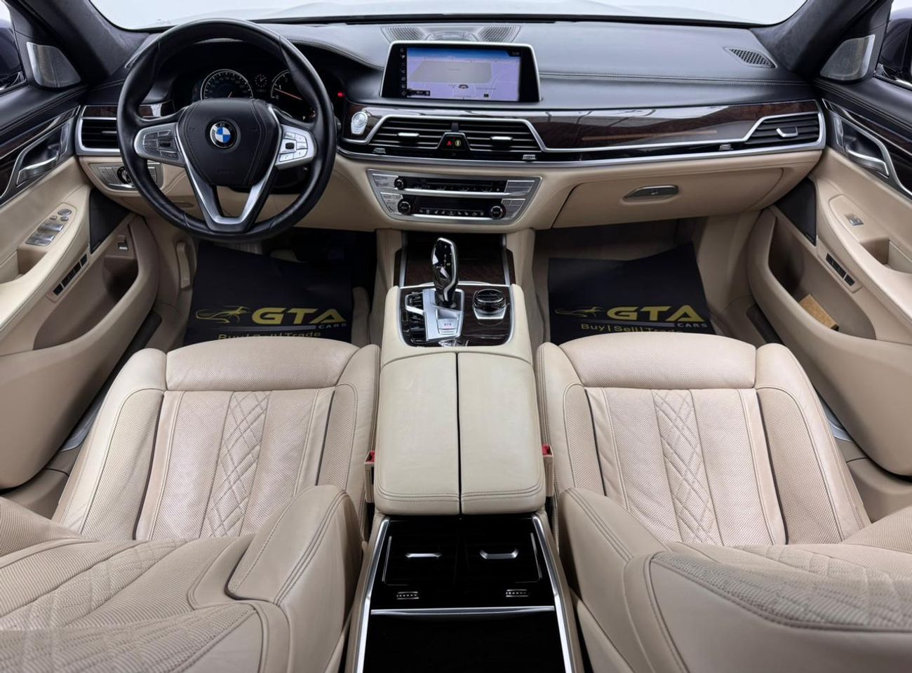 بي أم دبليو 750Li xDrive 4.4L (523 HP) 2016 BMW 750Li xDrive, Full Service History, Excellent Condition, GCC