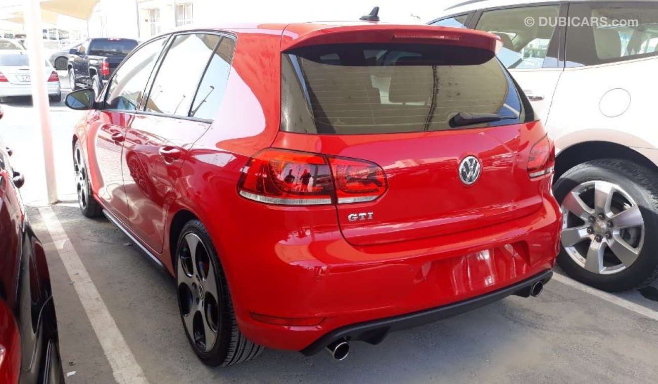 فولكس واجن جولف GTI 2011 Gulf Specs Full options clean car