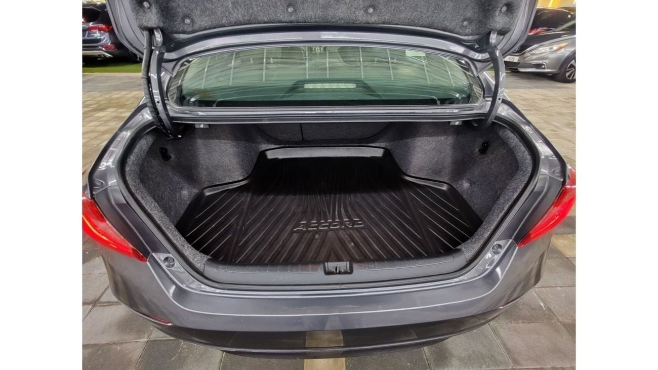 هوندا أكورد سبورت Warranty one year