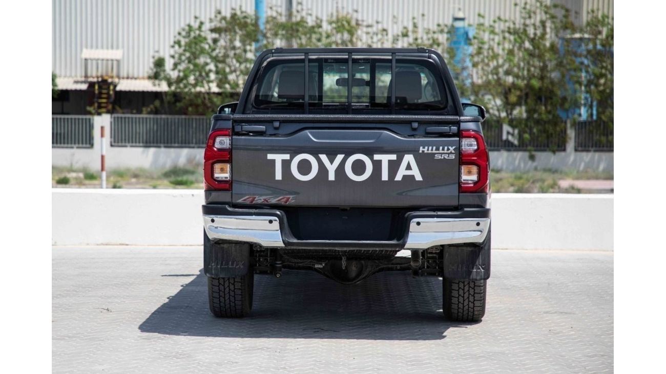 تويوتا هيلوكس تويوتا هيلوكس 4x4 DC 2.8 2023 - رمادي من الداخل عنابي