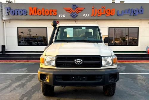 تويوتا لاند كروزر 70 LC79 STD - Manual . Diesel . Pick Up Truck . All Wheel Drive . 3 Seats . 2 Doors