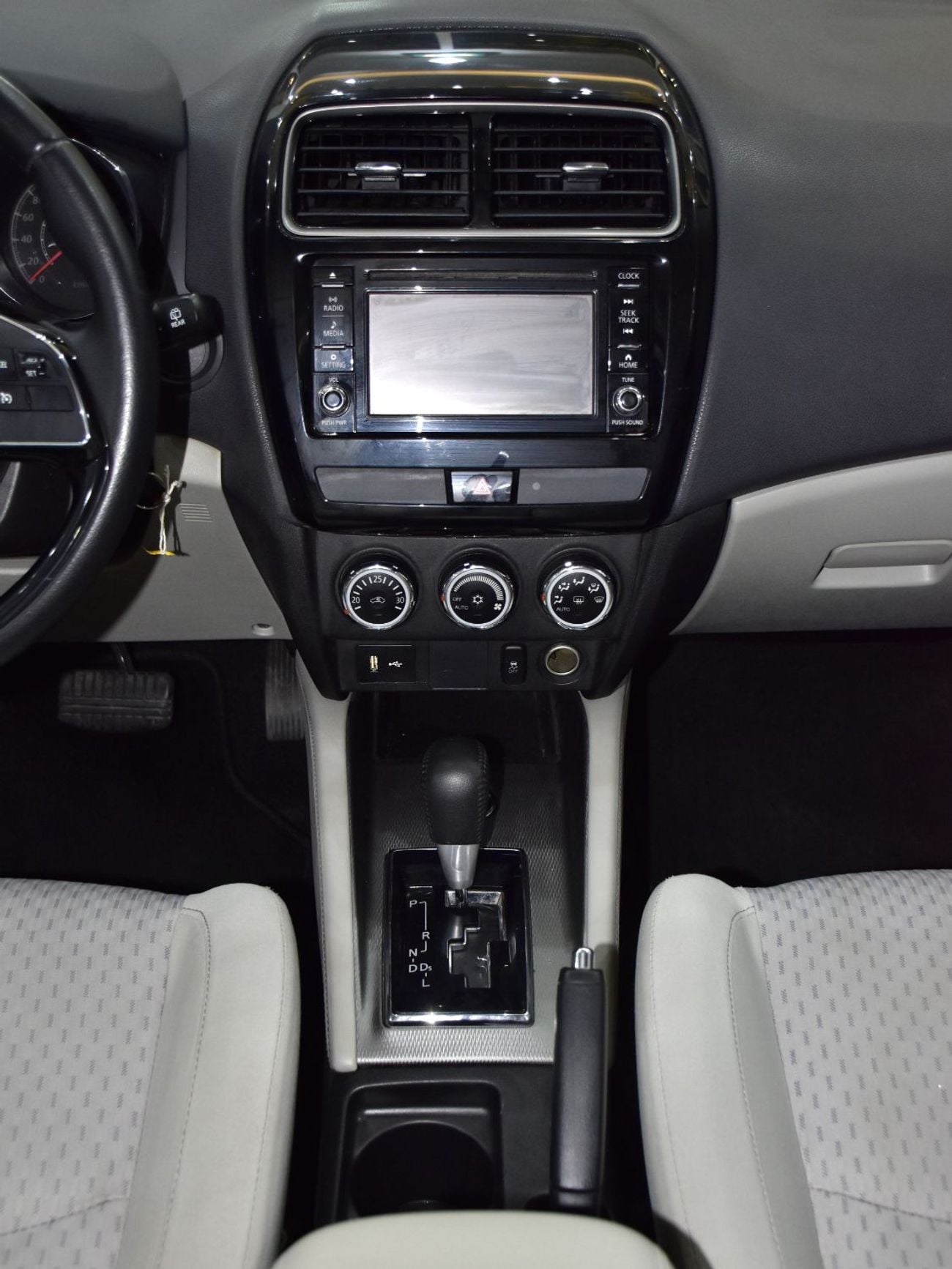 Mitsubishi ASX GLX EXCELLENT DEAL for our Mitsubishi ASX 4WD ( 2019 Model ) in Silver Color GCC Specs
