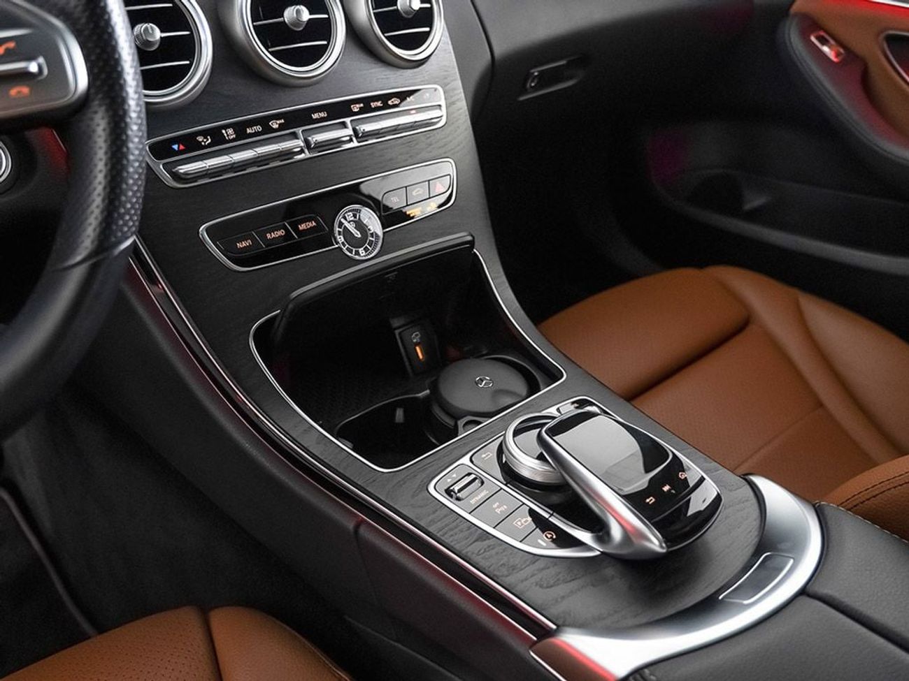 Mercedes-Benz C 200 Premium 2.0L