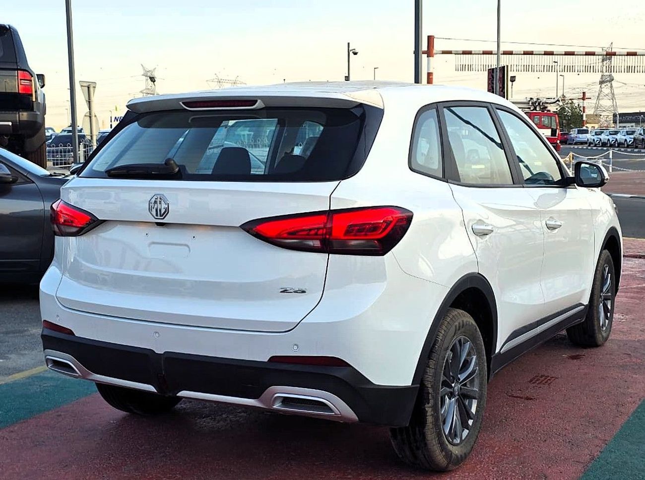 أم جي ZS MG zs New Shape 1.5l A/T comfort Silver Color 2025