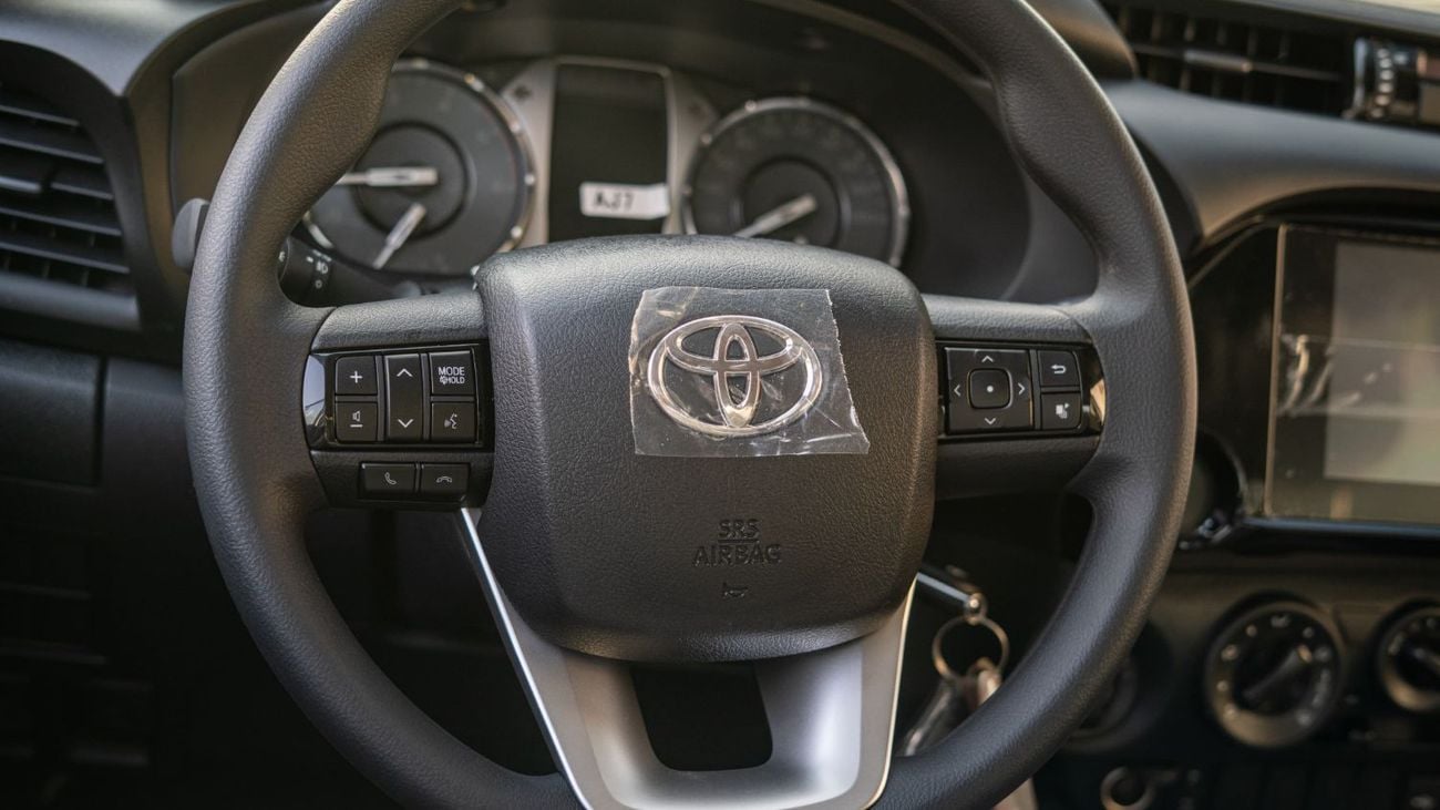 Toyota Hilux S GLX 2.4L 4WD A/T S GLX 2.4L AWD A/T 2.4L DSL DC 4X4 Active Comfort A/T 2025YM