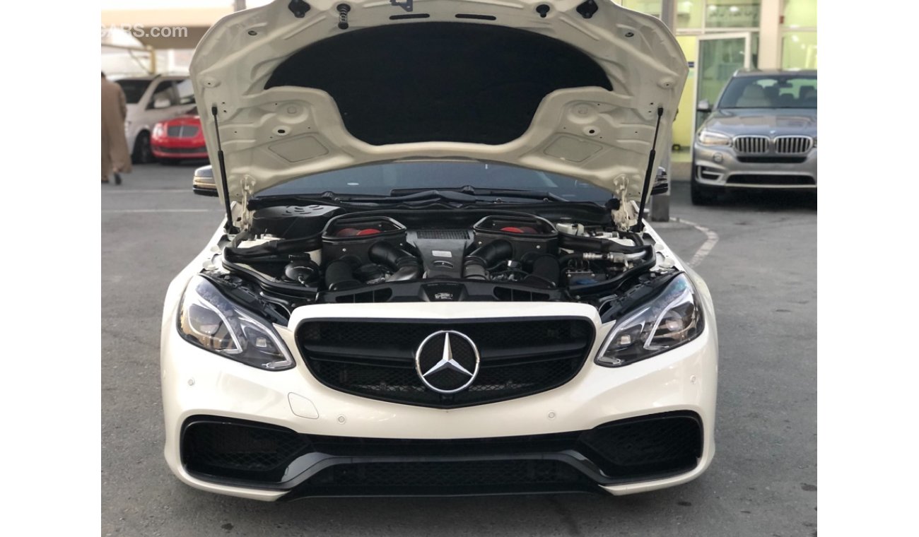 مرسيدس بنز E 63 AMG موديل 2012 وارد اليابان حاله ممتازه جدا من الداخل والخارج فل مواصفات بانوراما ومزود عليه فلاتر ودون