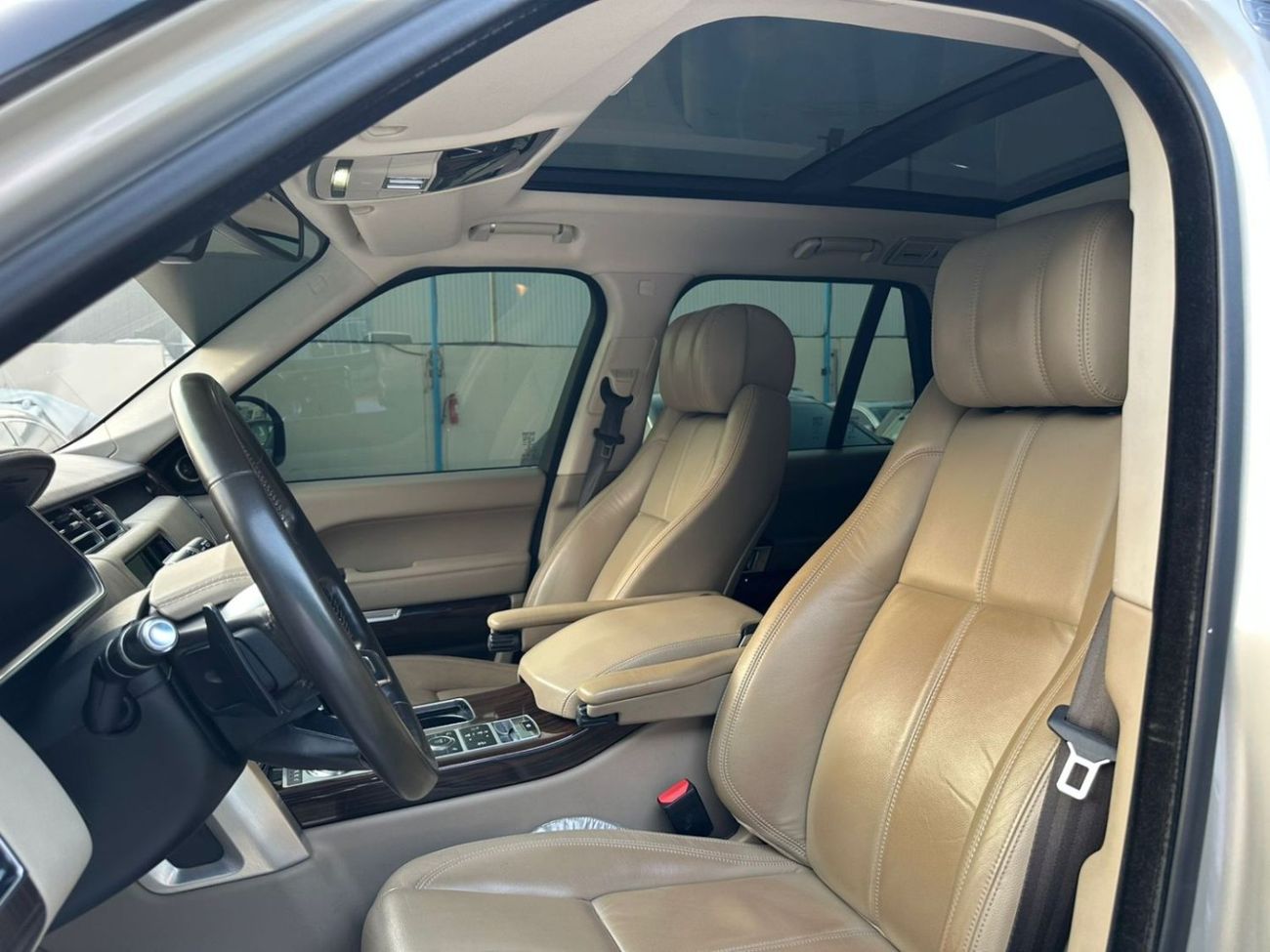 Land Rover Range Rover HSE 5.0L - 2014 - V8 - 375 HP - GCC Specs - One Owner - Perfect Condition - Full Service History