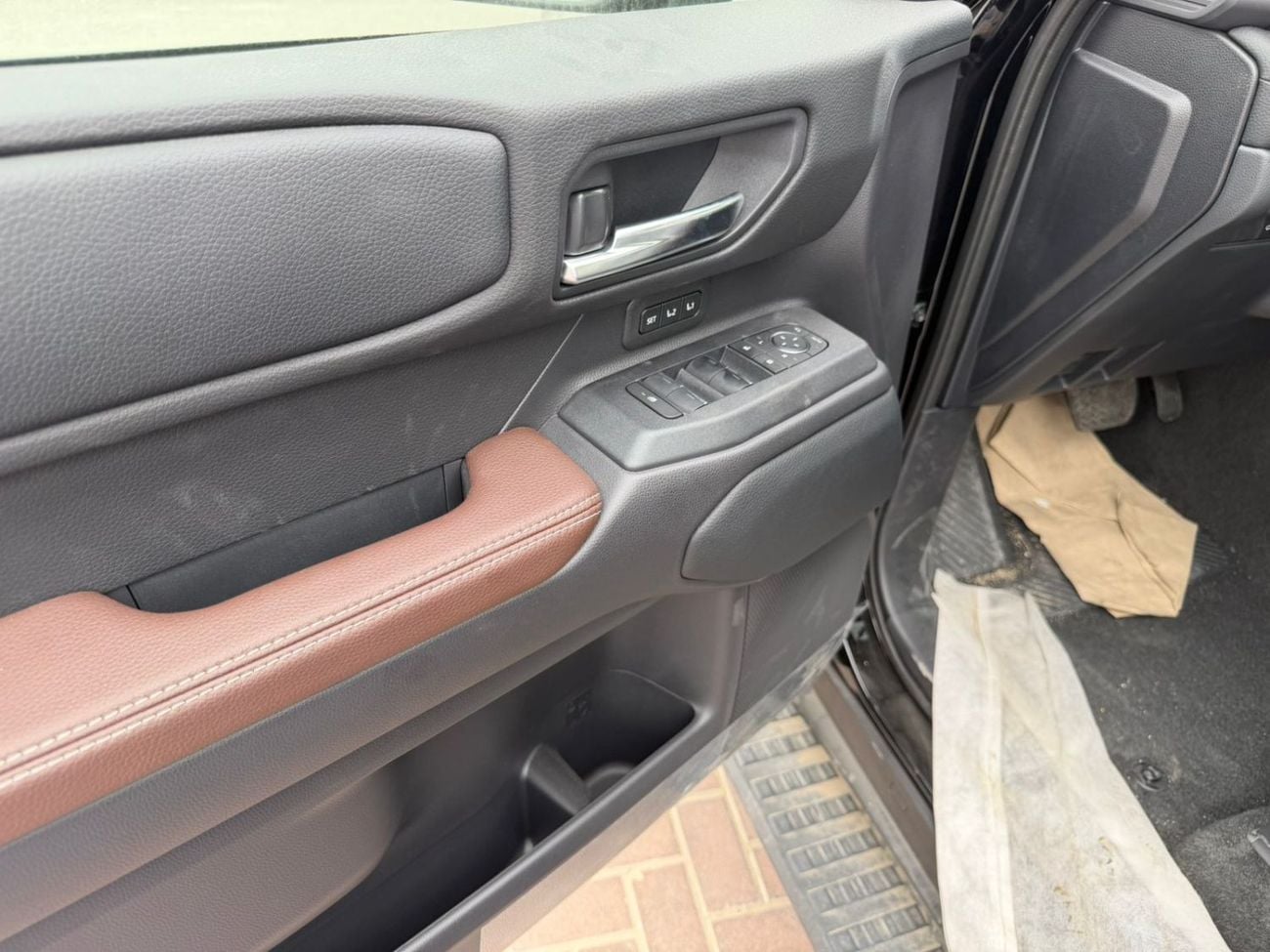 Toyota Prado Prado adventure 2.4 2025 full option with headup display