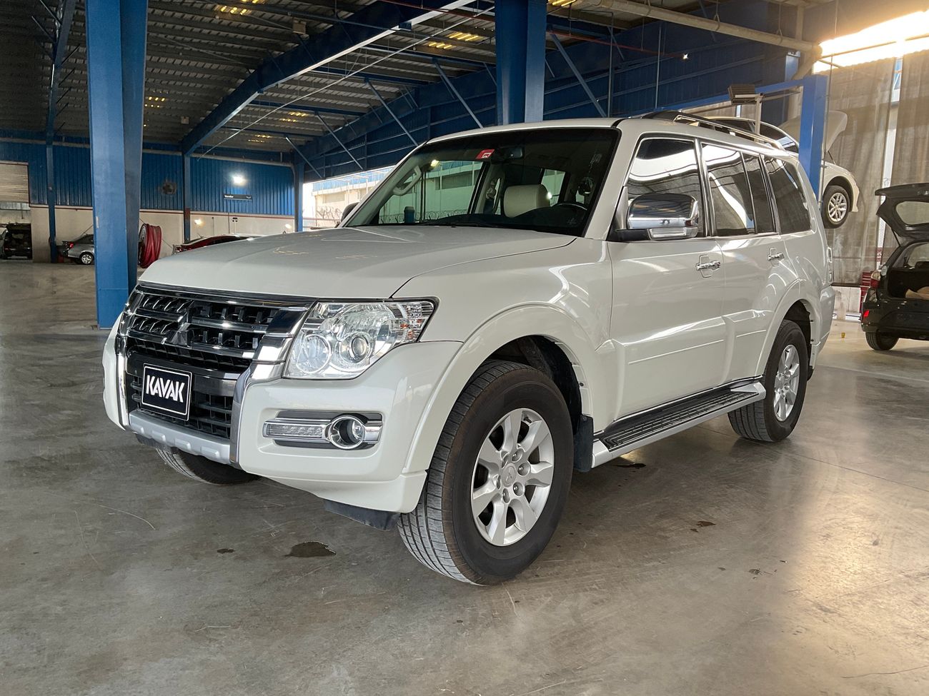 ميتسوبيشي باجيرو GLS Midline | شامل الضمان | 0 ﺪﻔﻋﺓ ﺃﻮﻟﻯ