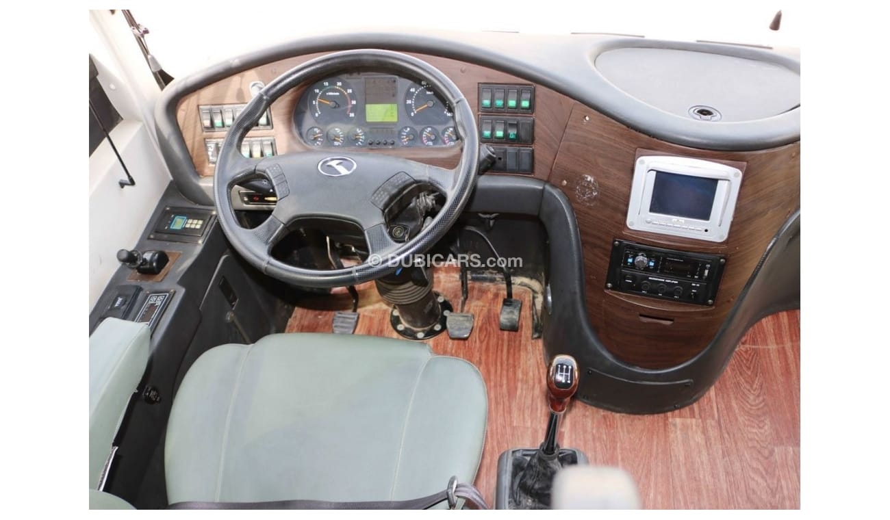 King Long Kingo 2016 |  KMQ6858 - 35 SEATER EXCELLENT CONDITION WITH GCC SPECS