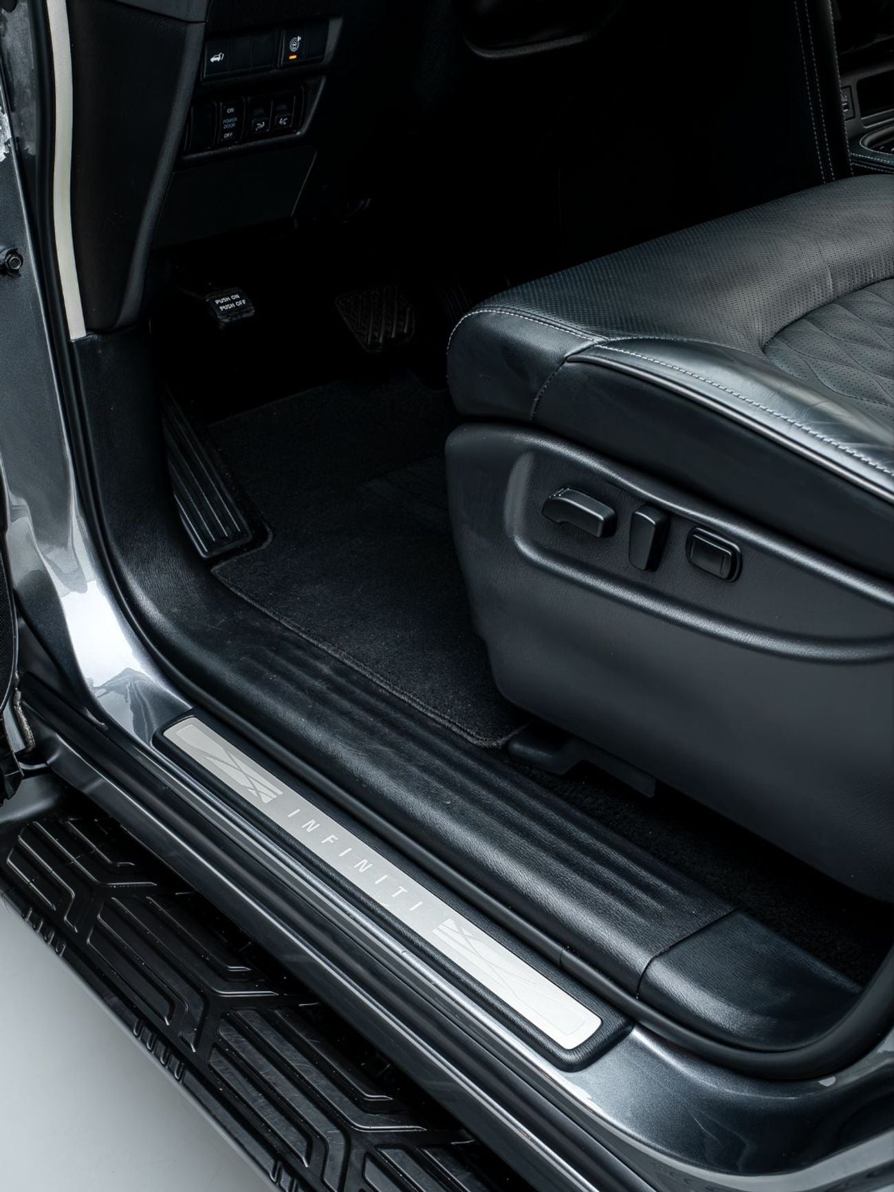 إنفينيتي QX80 LUXE SENSORY PROACTIVE