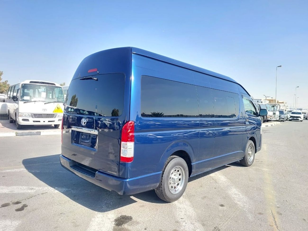 تويوتا هاياس TOYOTA HIACE VAN RHD 2015 MODEL 3.0 L DIESEL AUTOMATIC(PM16253)