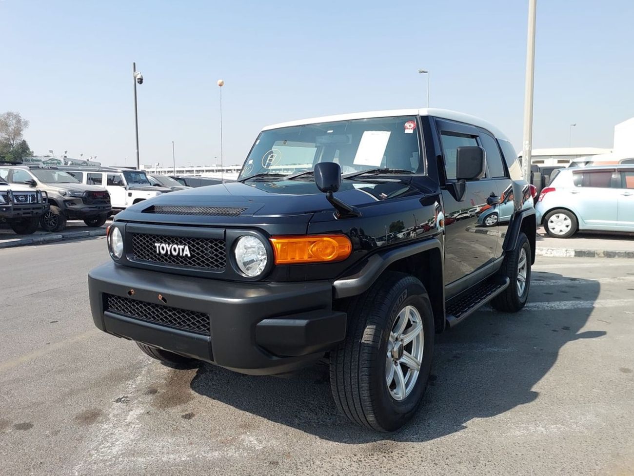 تويوتا إف جي كروزر (RAMADAN OFFER) TOYOTA FJ CRUISER SUV RHD 2013 MODEL 4.0 L PETROL AUTOMATIC(PM23149)