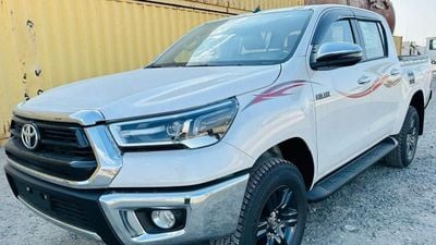 تويوتا هيلوكس SGLX SR5 DC 2.7L Petrol 5MT 2025YM Full Option