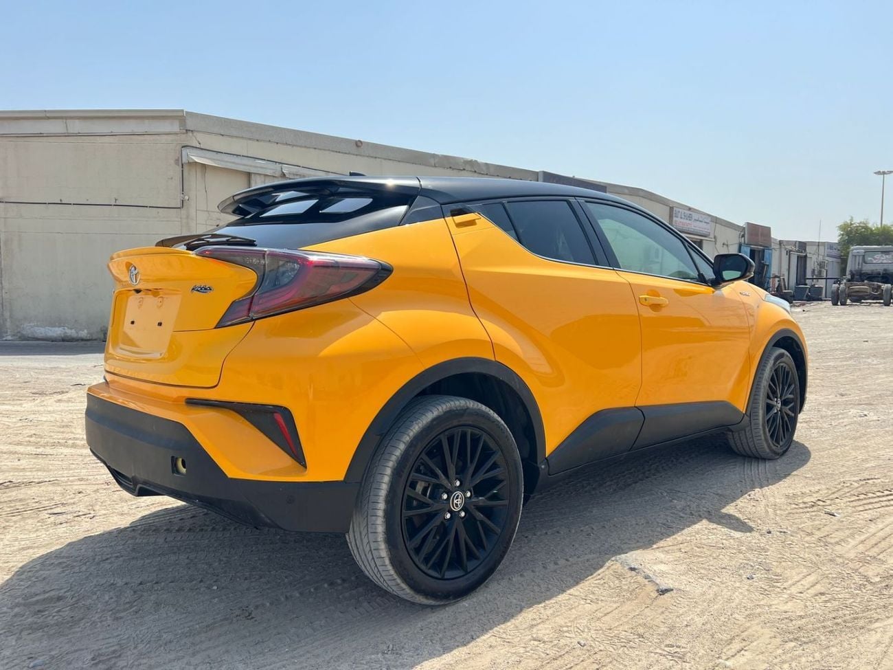 تويوتا CHR Toyota CHR ,1200 CC ,Right Hand Drive ,2017 Model  ,Yellow Color