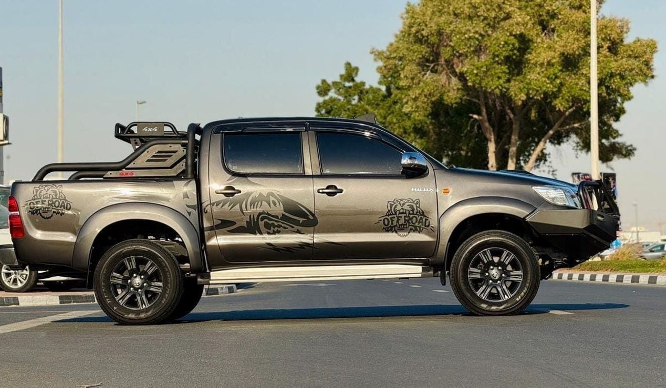 Toyota Hilux PREMIUM BULL BAR WITH LED LIGHTS | SPORTS BAR WITH BASKET | ROOF TOP MOUNTED LED LIGHTS | AUTOMATIC