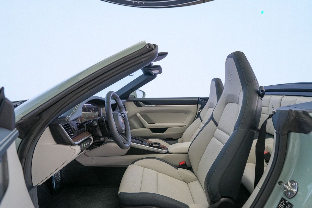 Porsche 911 CARRERA