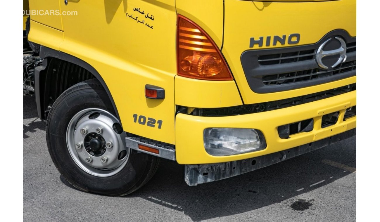 Hino 300 BODY COLOR BUMPER, HALOGEN HEADLAMP, POWER WINDOW, AUDIO PLAYER, MANUAL A/C AND HEATER