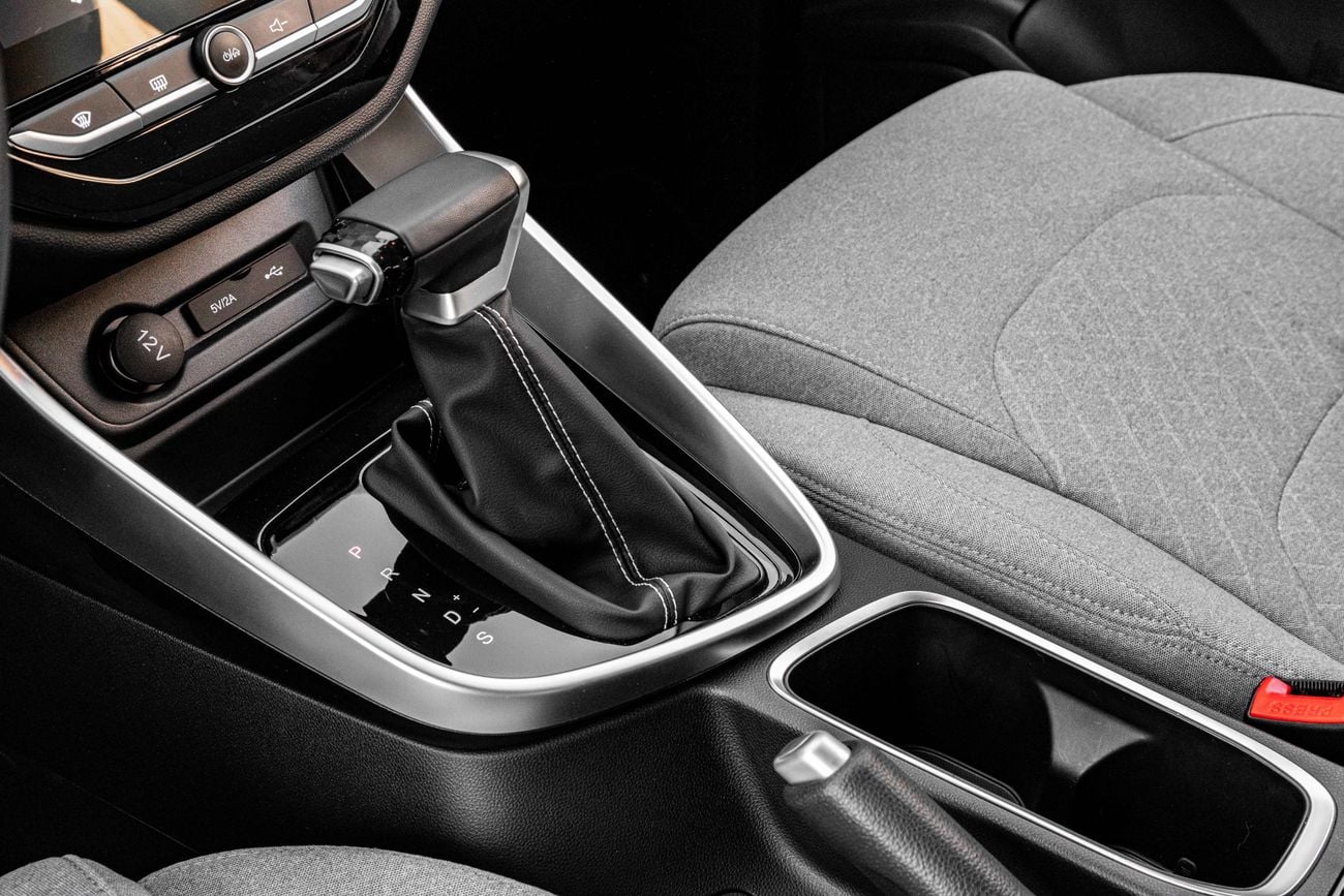 Chevrolet Captiva Captiva BASIC | 1,371 P.M | 0% Downpayment | Chevrolet Warranty + Service Contract