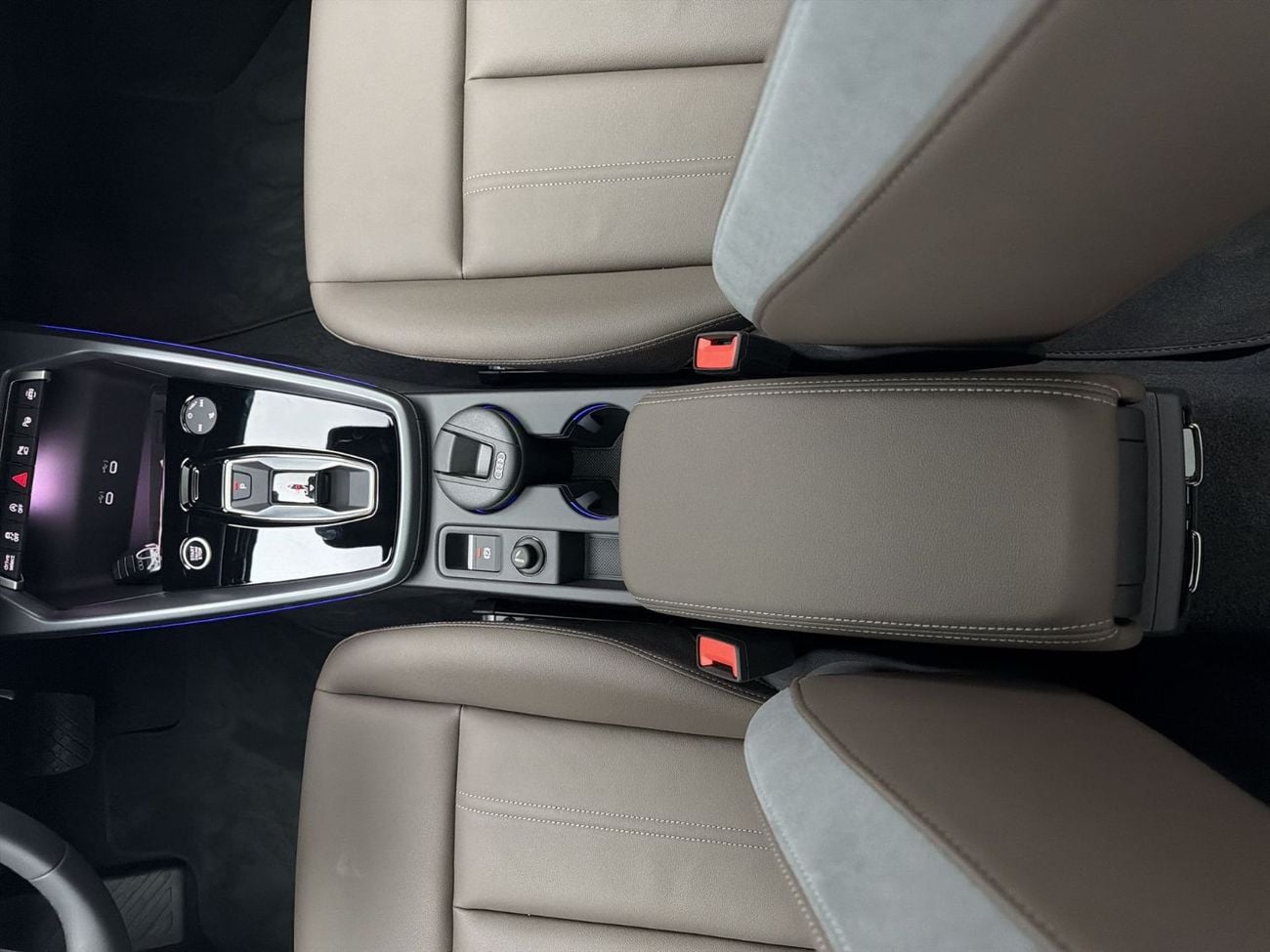 أودي A3 A3 Sedan Advanced 35 TFSI 150hp (Ref# 02740)